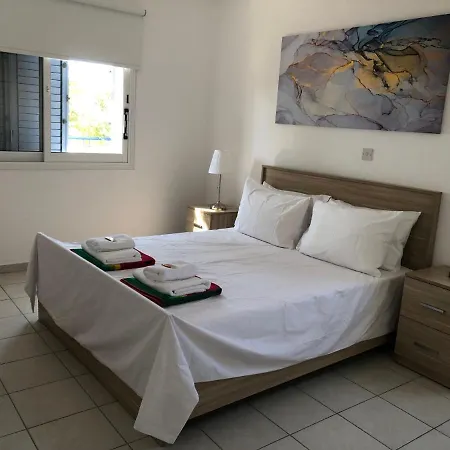 Kings Palace - Spacious 2-bed With Sea Views And Large Patio * Paphos