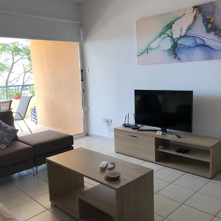 Kings Palace - Spacious 2-bed With Sea Views And Large Patio דירה פאפוס