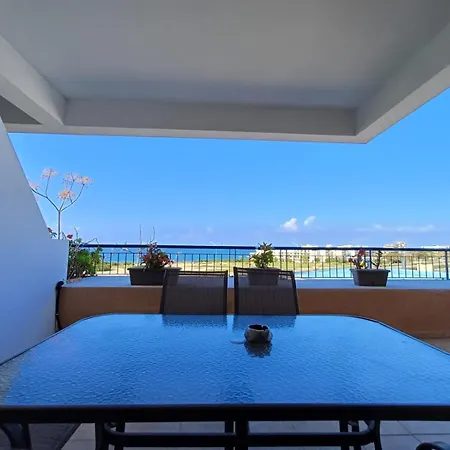 Kings Palace - Spacious 2-bed With Sea Views And Large Patio
