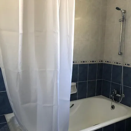 Kings Palace - Spacious 2-bed With Sea Views And Large Patio דירה פאפוס