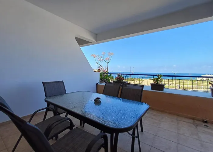 Kings Palace - Spacious 2-bed With Sea Views And Large Patio * Paphos