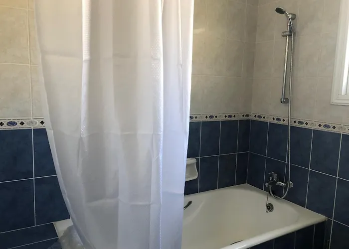 Kings Palace - Spacious 2-bed With Sea Views And Large Patio Lägenhet Paphos