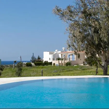 Kings Palace - Spacious 2-bed With Sea Views And Large Patio Apartamento