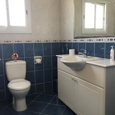 Apartment Kings Palace - Spacious 2-bed With Sea Views And Large Patio *