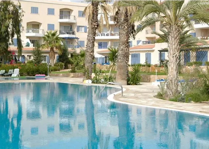 Apartament Kings Palace - Spacious 2-bed With Sea Views And Large Patio Paphos