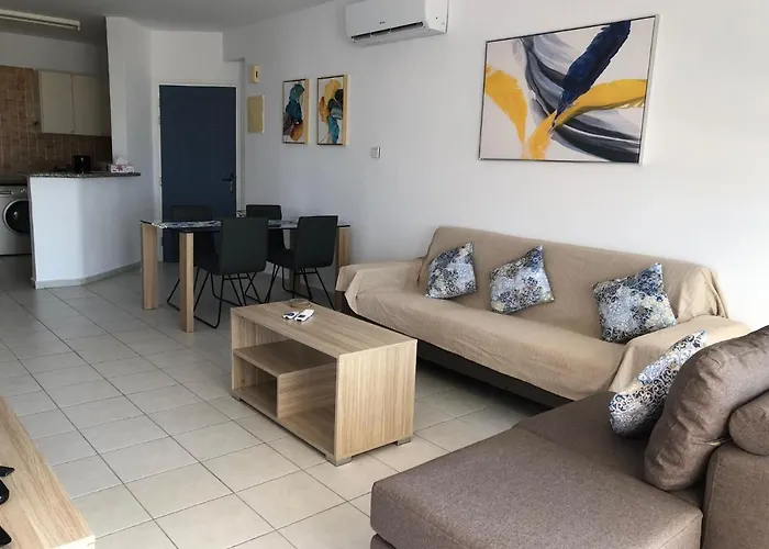 Apartament Kings Palace - Spacious 2-bed With Sea Views And Large Patio