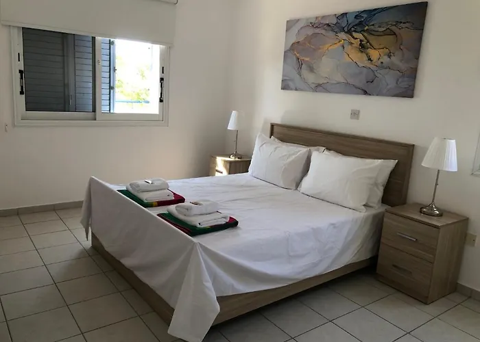 Kings Palace - Spacious 2-bed With Sea Views And Large Patio * Paphos