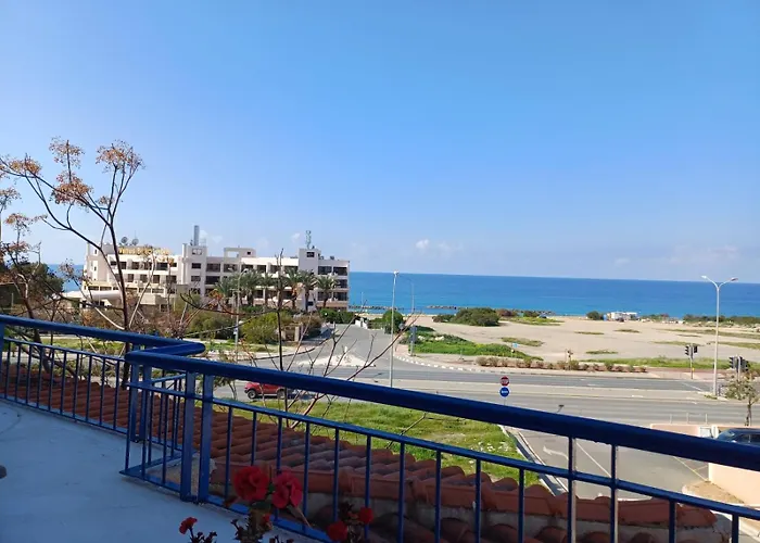 Kings Palace - Spacious 2-bed With Sea Views And Large Patio * Paphos