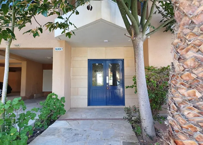 Apartament Kings Palace - Spacious 2-bed With Sea Views And Large Patio *