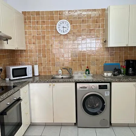Kings Palace - Spacious 2-bed With Sea Views And Large Patio * Paphos