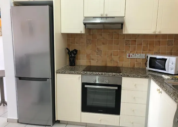 아파트 Kings Palace - Spacious 2-bed With Sea Views And Large Patio 파포스