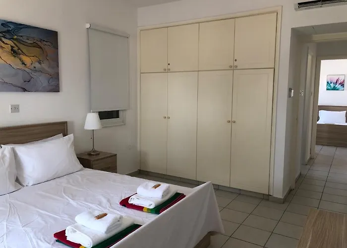 Kings Palace - Spacious 2-bed With Sea Views And Large Patio * 파포스